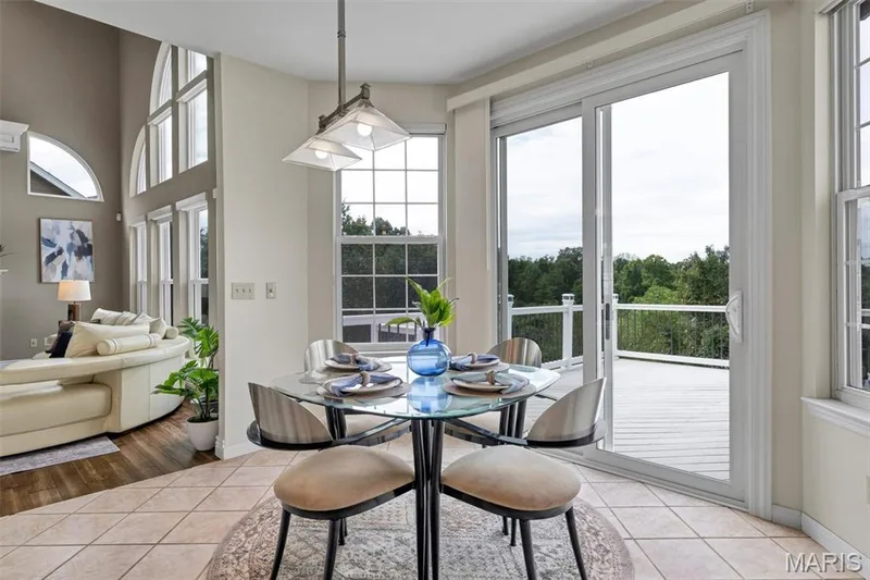 16652 Benton Taylor Drive, Chesterfield, MO 63005 — listing photo 21 of 88