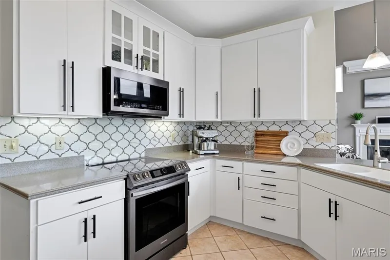 16652 Benton Taylor Drive, Chesterfield, MO 63005 — listing photo 28 of 88
