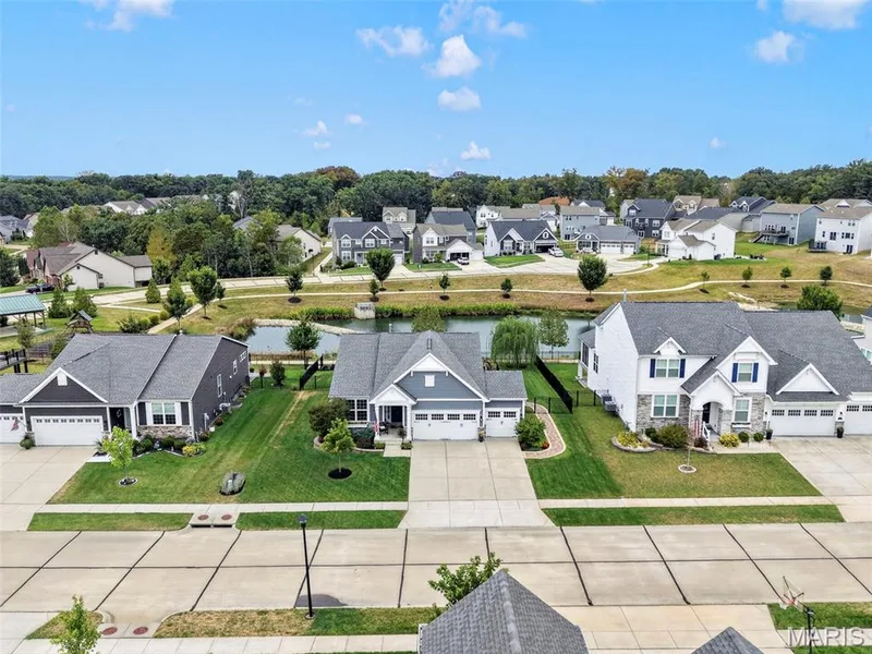 183 Redmond Pines Drive, Wentzville, MO 63385 — listing photo 3 of 47