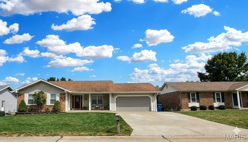 1630 Sundowner Drive, St Charles, MO — listing photo 1