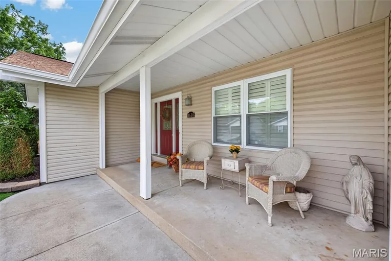 1630 Sundowner Drive, St Charles, MO 63303 — listing photo 3 of 61