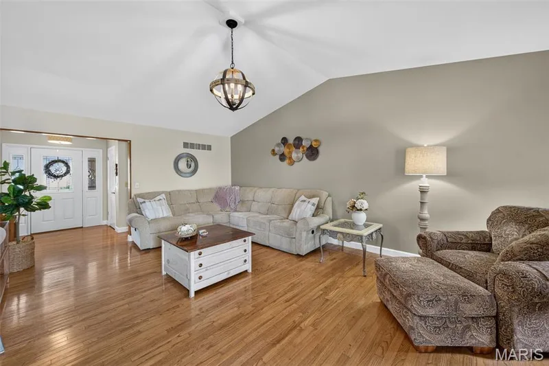 1630 Sundowner Drive, St Charles, MO 63303 — listing photo 6 of 61