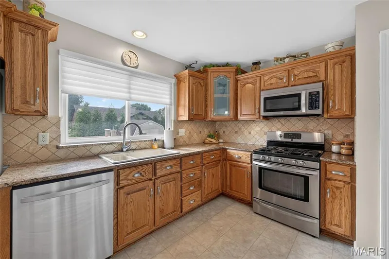 1630 Sundowner Drive, St Charles, MO 63303 — listing photo 14 of 61