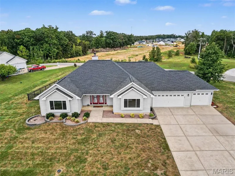 10803 Mahogany Drive, Foristell, MO 63348 — listing photo 2 of 32