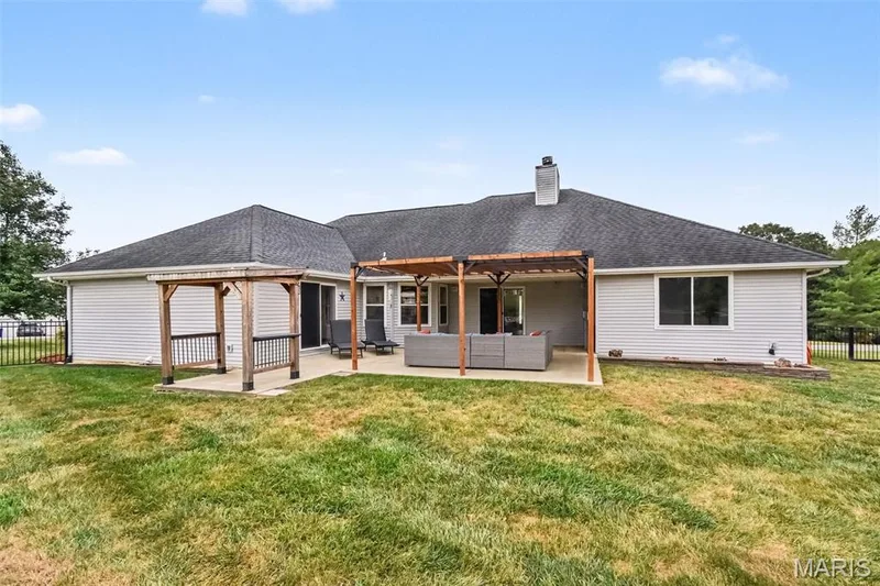 10803 Mahogany Drive, Foristell, MO 63348 — listing photo 5 of 32