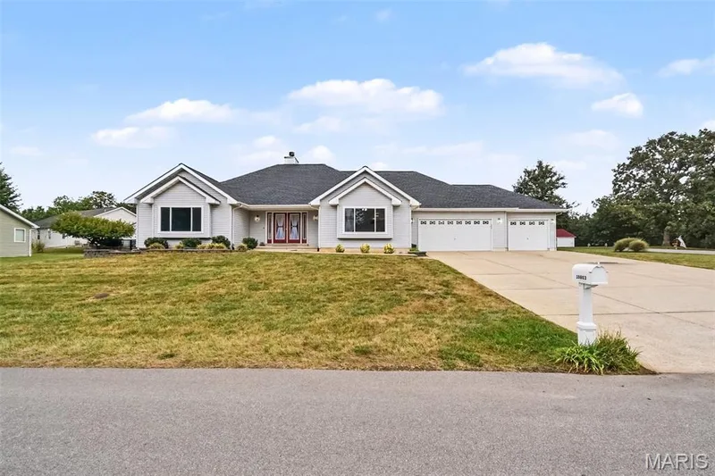 10803 Mahogany Drive, Foristell, MO — listing photo 1