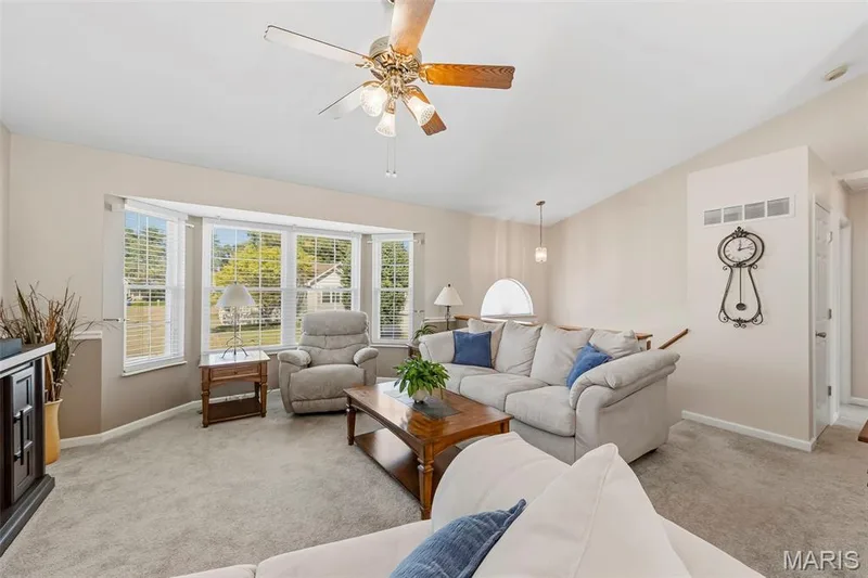 Bright, Open Great Room. — 202 Kunze Drive, St Charles, MO 63303