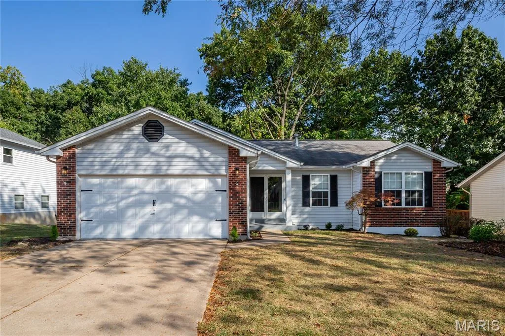 1298 Golden Gate Lane, St Peters, MO 63376 — listing photo 1 of 43