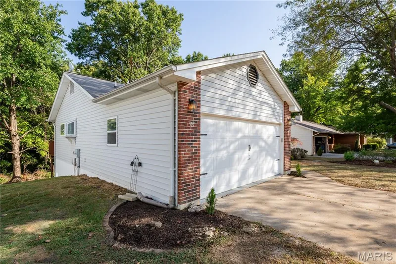 1298 Golden Gate Lane, St Peters, MO 63376 — listing photo 3 of 43