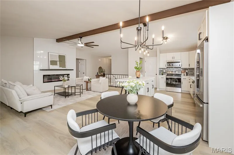 1298 Golden Gate Lane, St Peters, MO 63376 — listing photo 12 of 43