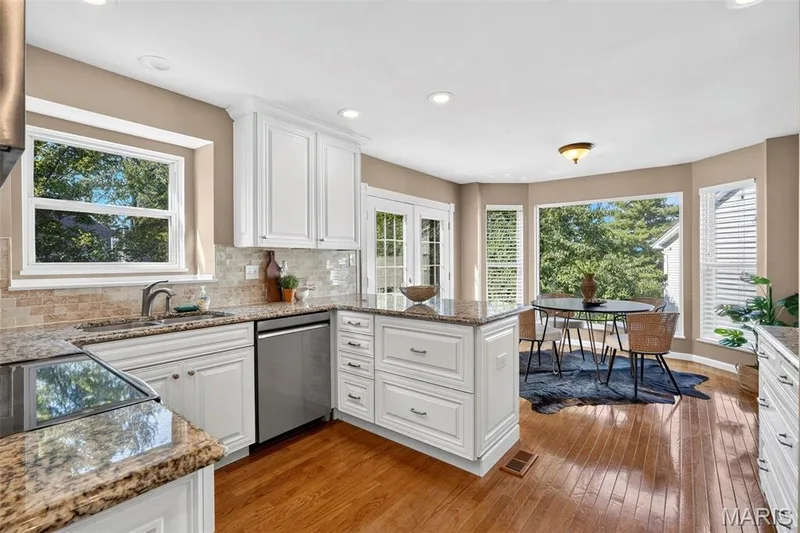 17010 Old Hollow Court, Wildwood, MO 63040 — listing photo 9 of 44