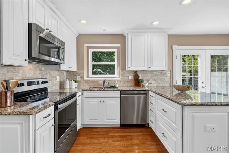 17010 Old Hollow Court, Wildwood, MO 63040 — listing photo 10 of 44