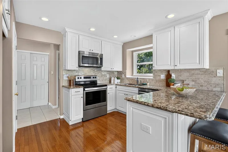 17010 Old Hollow Court, Wildwood, MO 63040 — listing photo 11 of 44