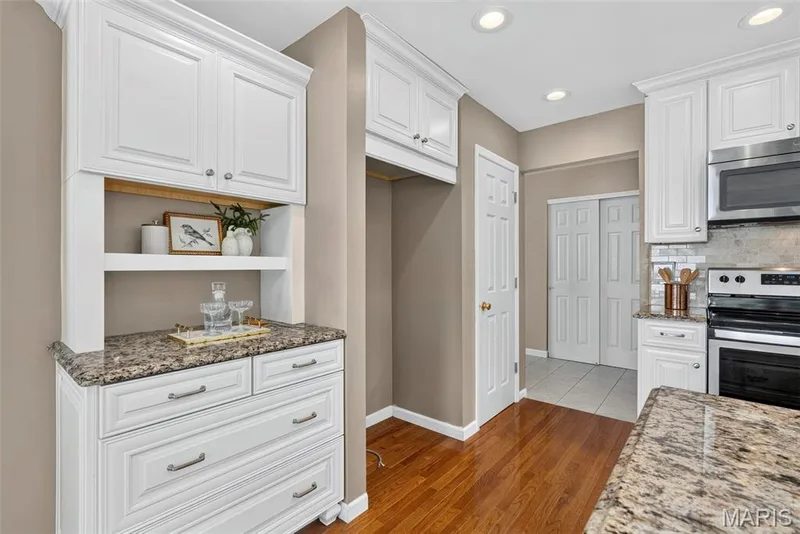 17010 Old Hollow Court, Wildwood, MO 63040 — listing photo 12 of 44