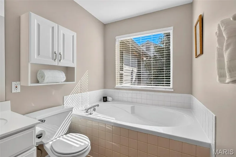 17010 Old Hollow Court, Wildwood, MO 63040 — listing photo 23 of 44
