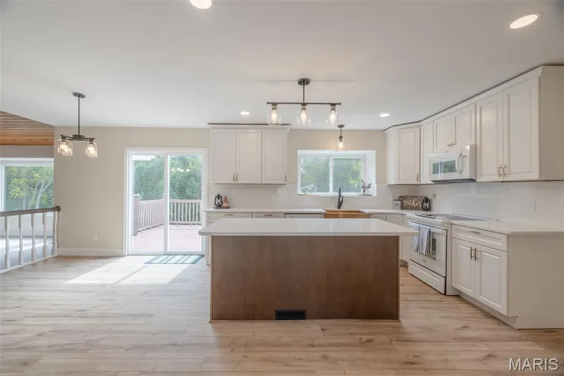 4114 Stafford Woods Court, St Charles, MO 63304 — listing photo 5 of 36