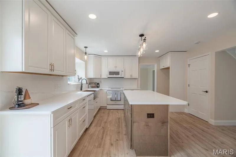 4114 Stafford Woods Court, St Charles, MO 63304 — listing photo 6 of 36