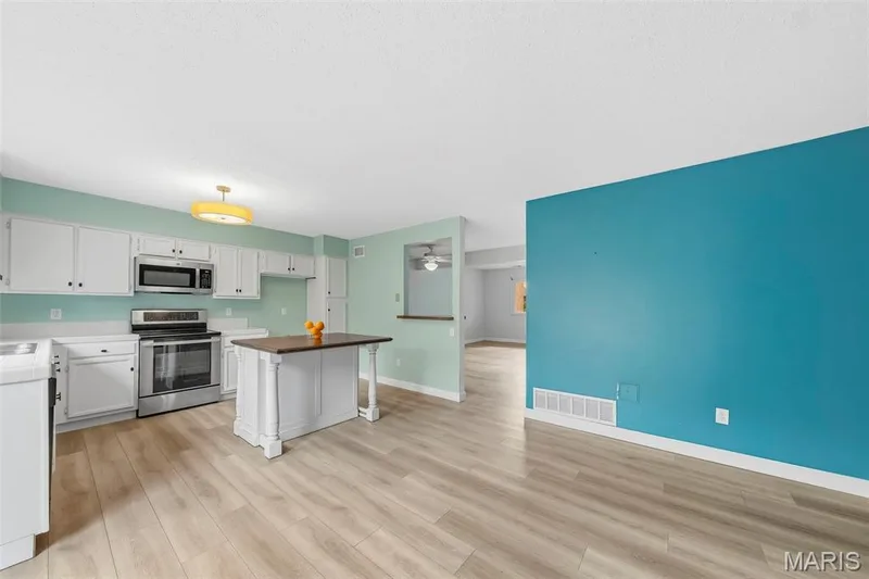 1345 Hampton Road #C, St Charles, MO 63303 — listing photo 5 of 34