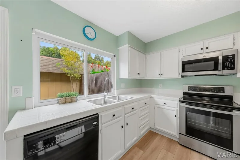 1345 Hampton Road #C, St Charles, MO 63303 — listing photo 8 of 34