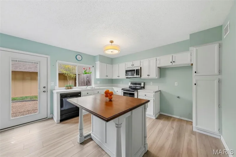 1345 Hampton Road #C, St Charles, MO 63303 — listing photo 10 of 34