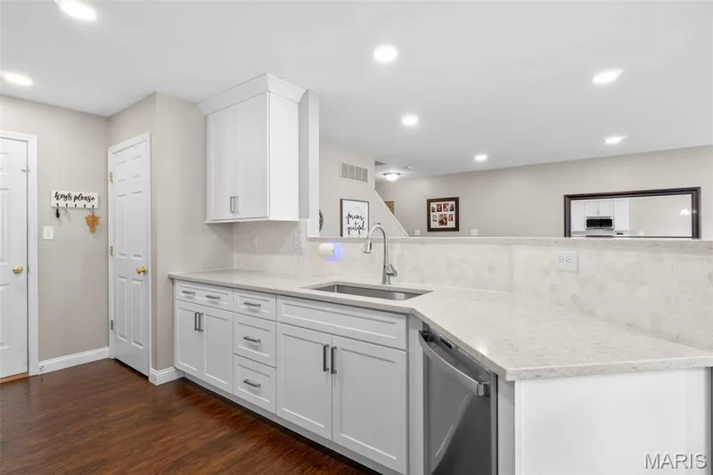 609 Spring Manor, O'Fallon, MO 63368 — listing photo 5 of 33