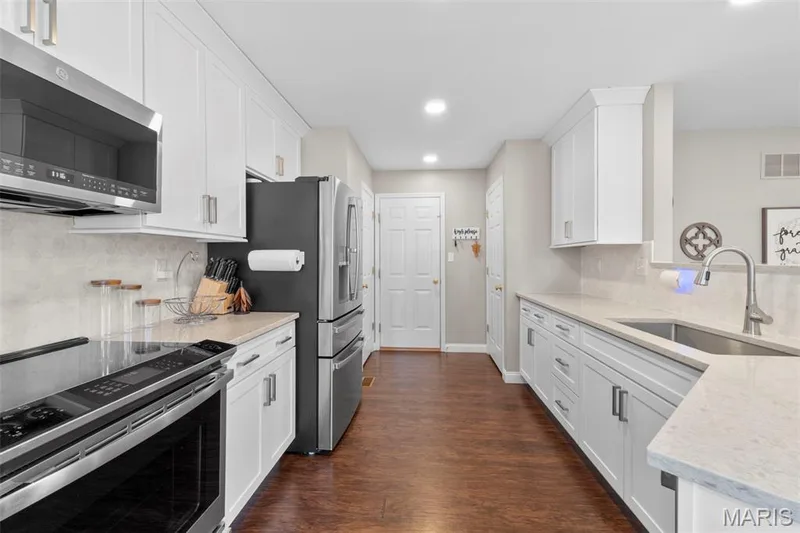 609 Spring Manor, O'Fallon, MO 63368 — listing photo 7 of 33