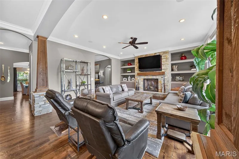 Distinct features like wood columns and arched entries — 2000 Diehr Road, Wentzville, MO 63385