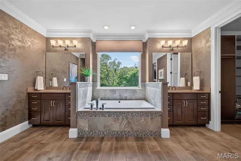 Dual sink vanities and  64" jetted soaker tub — 2000 Diehr Road, Wentzville, MO 63385