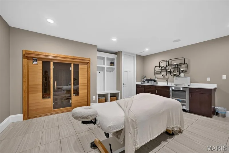 Cubby storage, sink, mini fridge and quartz counters — 2000 Diehr Road, Wentzville, MO 63385
