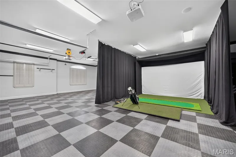 Oversized area with 26x16 additional use area — 2000 Diehr Road, Wentzville, MO 63385