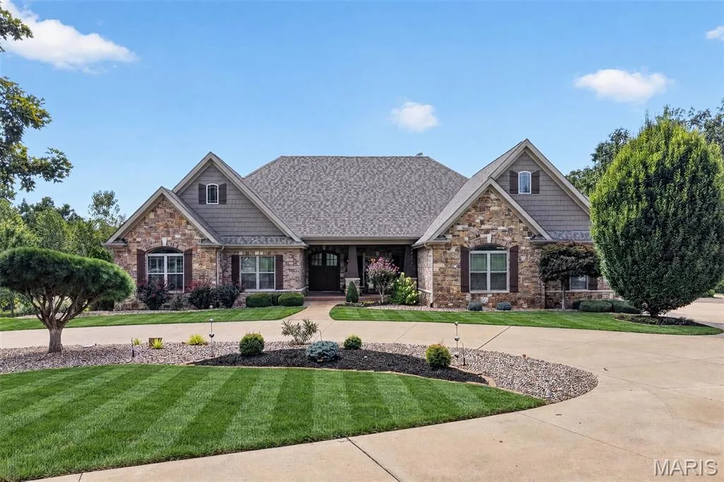 One of a kind custom built ranch in Wentzville — 2000 Diehr Road, Wentzville, MO 63385