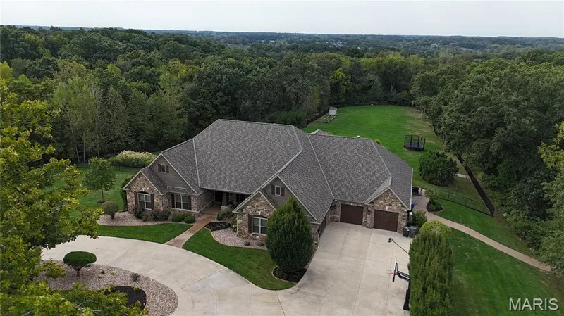 Close to Hwy 364 and 60/64, New Roof 9/2026 — 2000 Diehr Road, Wentzville, MO 63385