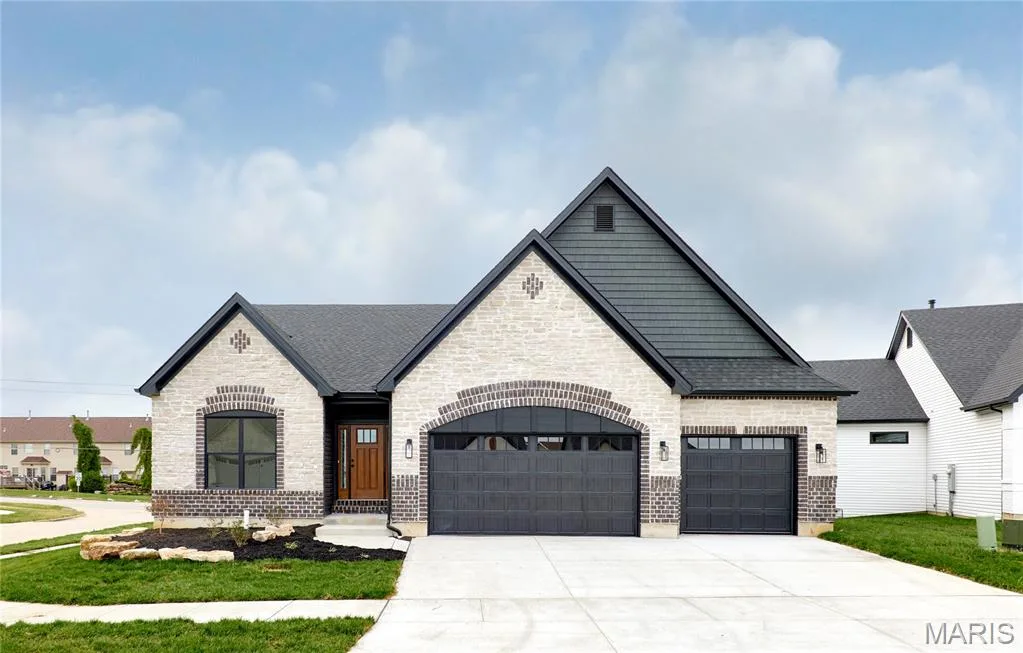 107 Wolf Den Court, Lake St. Louis, MO 63367 — listing photo 1 of 33