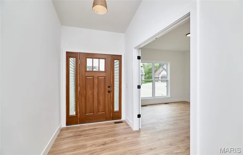 107 Wolf Den Court, Lake St. Louis, MO 63367 — listing photo 3 of 33