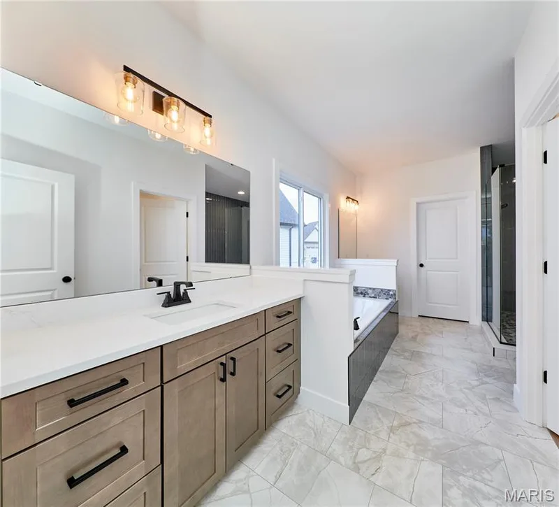 107 Wolf Den Court, Lake St. Louis, MO 63367 — listing photo 19 of 33