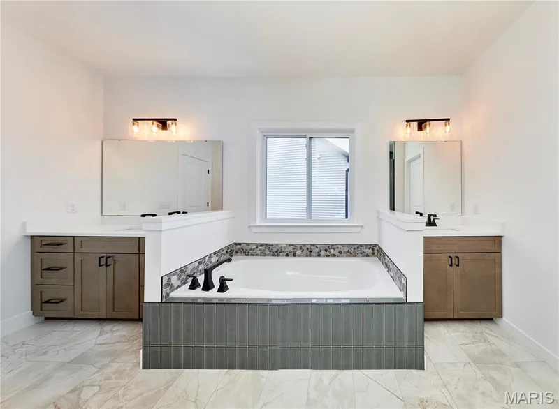 107 Wolf Den Court, Lake St. Louis, MO 63367 — listing photo 20 of 33