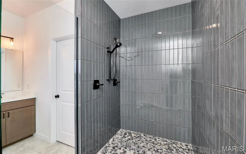 107 Wolf Den Court, Lake St. Louis, MO 63367 — listing photo 21 of 33