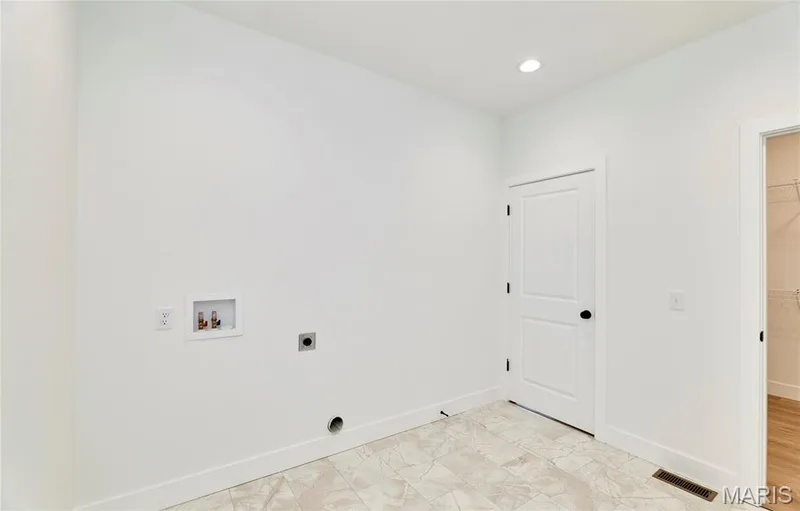 107 Wolf Den Court, Lake St. Louis, MO 63367 — listing photo 22 of 33