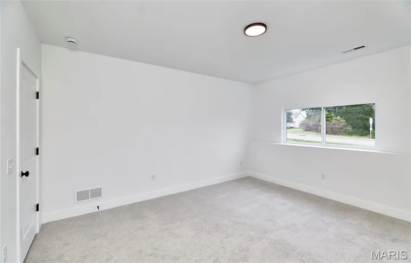 107 Wolf Den Court, Lake St. Louis, MO 63367 — listing photo 24 of 33