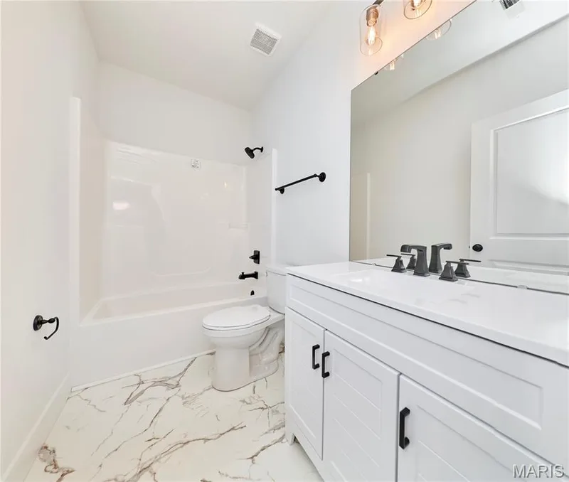 107 Wolf Den Court, Lake St. Louis, MO 63367 — listing photo 25 of 33
