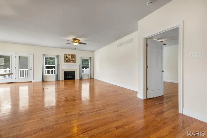 1216 Emerald Gardens Drive, St Peters, MO 63376 — listing photo 7 of 36