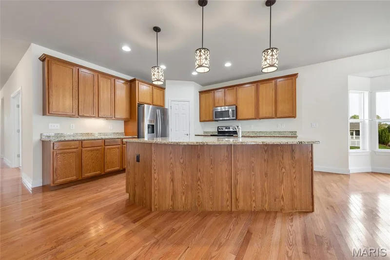 1216 Emerald Gardens Drive, St Peters, MO 63376 — listing photo 12 of 36