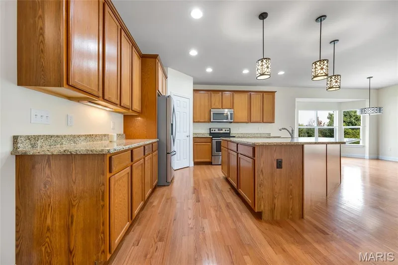 1216 Emerald Gardens Drive, St Peters, MO 63376 — listing photo 13 of 36