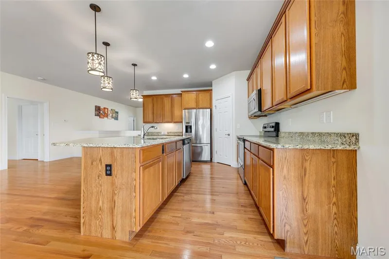 1216 Emerald Gardens Drive, St Peters, MO 63376 — listing photo 16 of 36