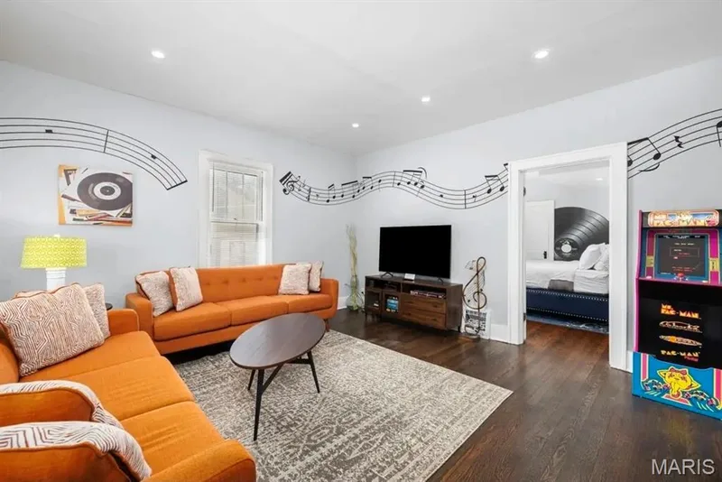 1219 S Main Street, St Charles, MO 63301 — listing photo 3 of 30