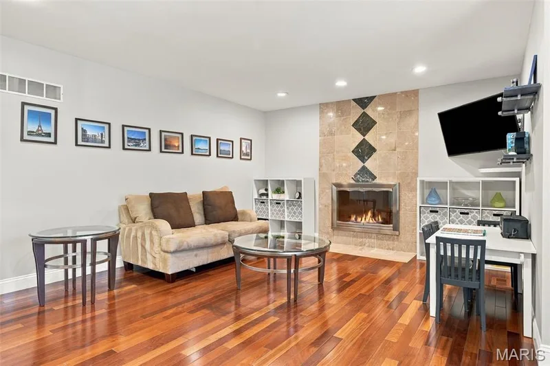 2106 Bow Tree Court, Chesterfield, MO 63005 — listing photo 11 of 68
