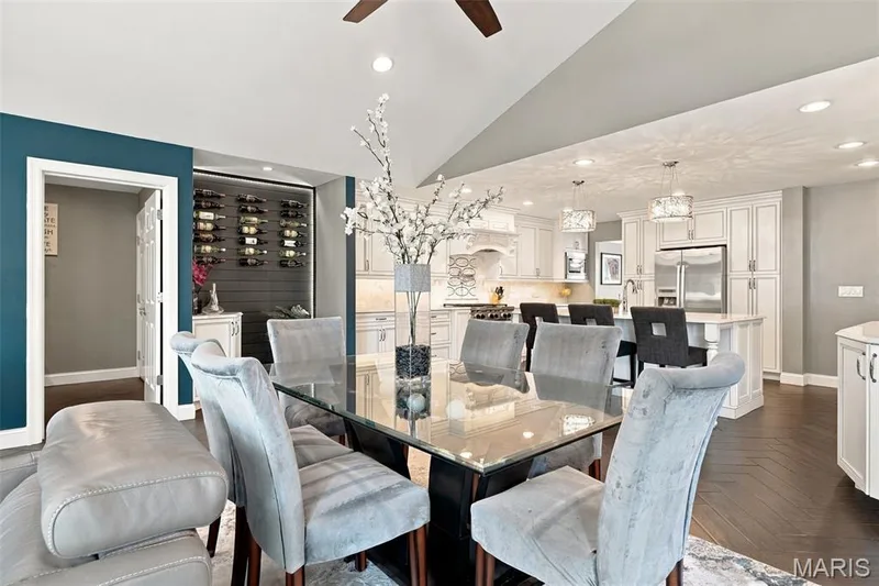 2106 Bow Tree Court, Chesterfield, MO 63005 — listing photo 18 of 68