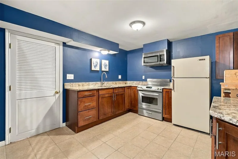 2106 Bow Tree Court, Chesterfield, MO 63005 — listing photo 37 of 68