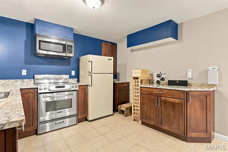 2106 Bow Tree Court, Chesterfield, MO 63005 — listing photo 38 of 68