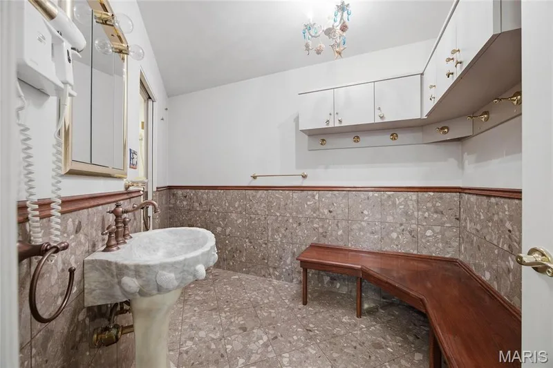 Pool full bathroom behind the kitchen — 76 River Valley Drive, Chesterfield, MO 63017